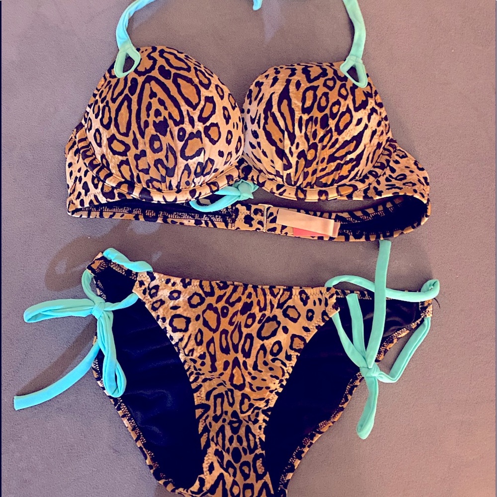 Victoria’s Secret bombshell bikini set 32A top XS bottom